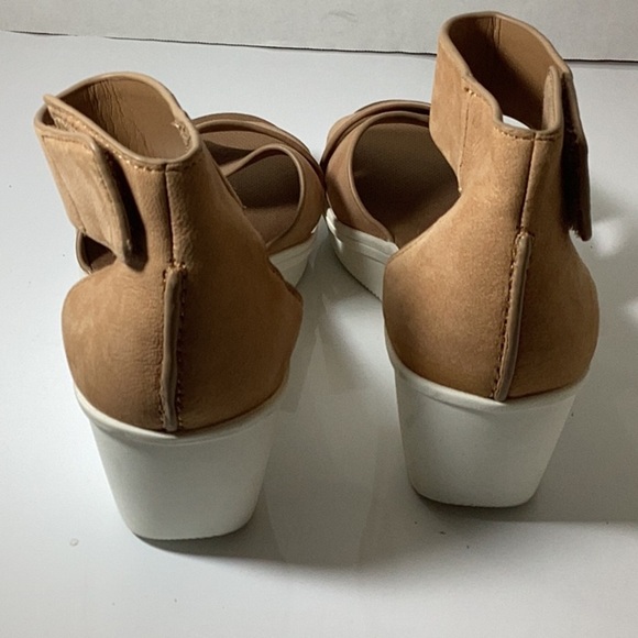 RIVIERA WEDGE SANDAL. Note: No Box - Picture 8 of 12